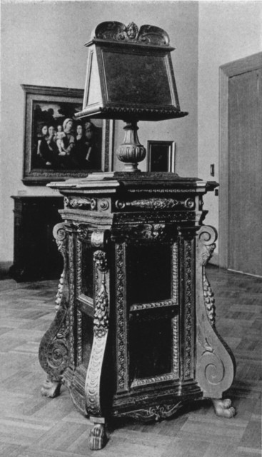 Lectern, Walnut. Italian, Umbrian, XVI Century Lectern, Walnut. Italian, Umbrian, XVI Century