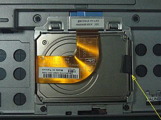 図1:実装した1.8型ZIF 30GB <click>→図2:認識されている30GB